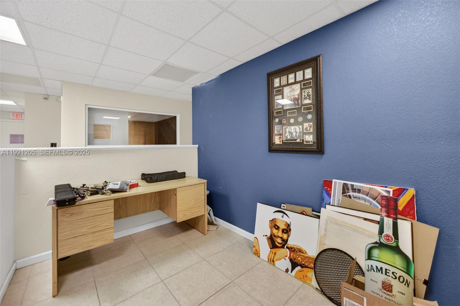 15  /   кв.футов $ 2025-11-25 0 Фото