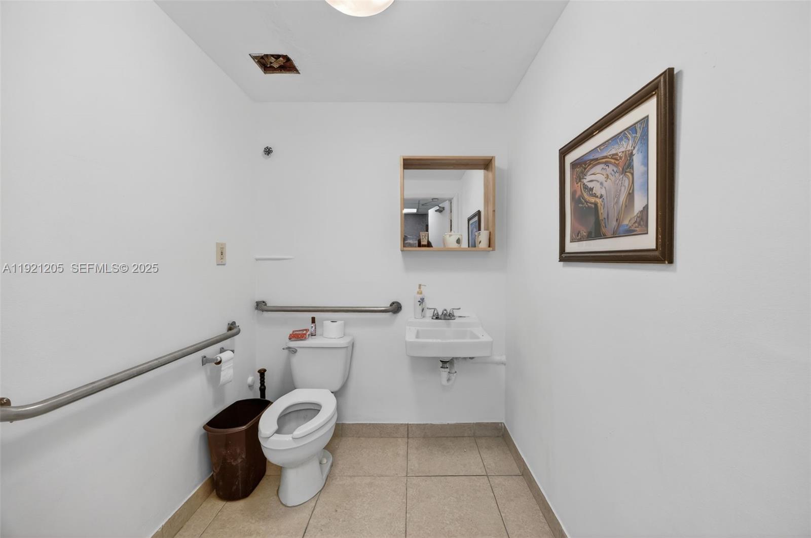 15  /   кв.футов $ 2025-11-25 0 Фото