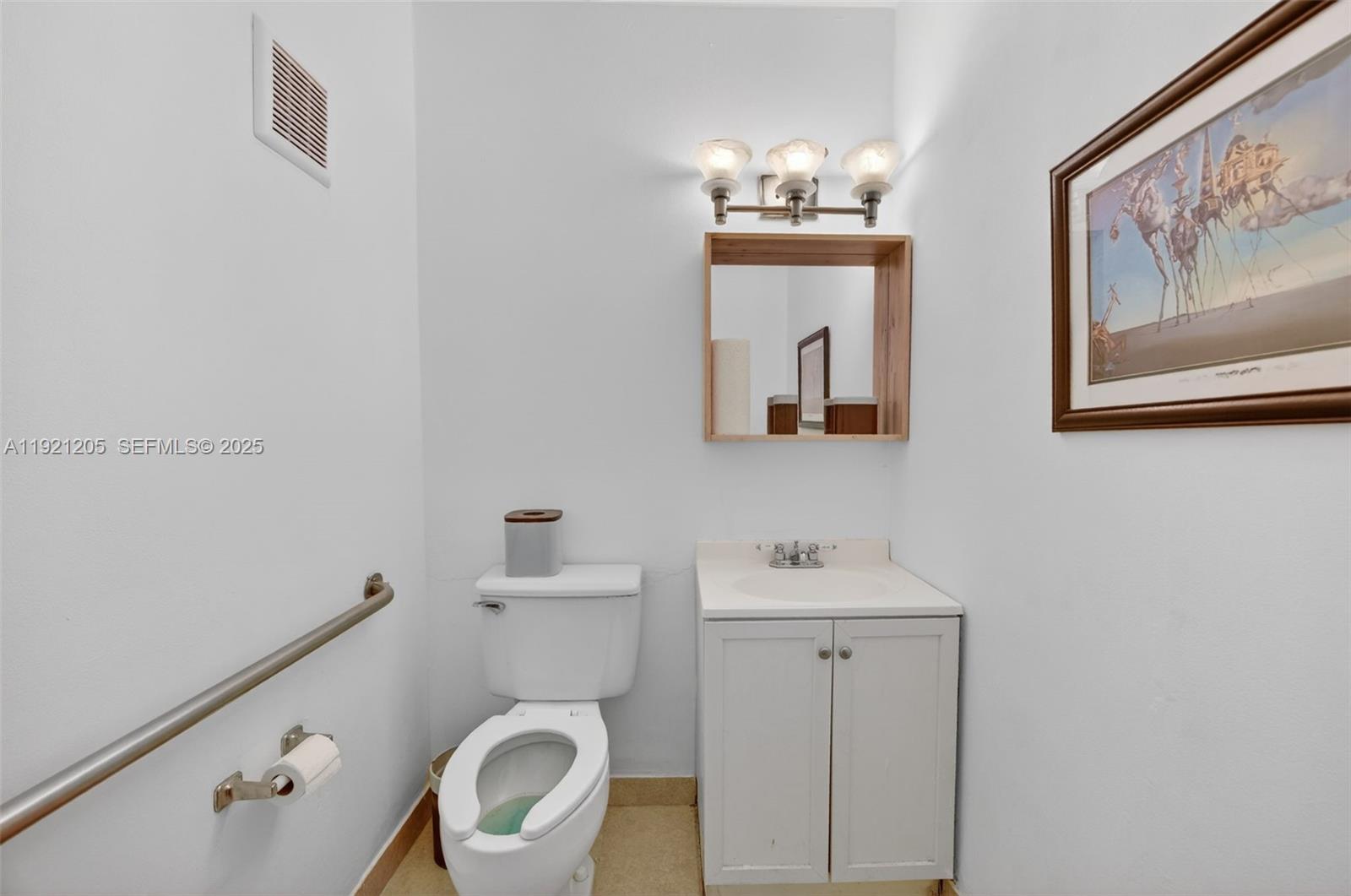 15  /   кв.футов $ 2025-11-25 0 Фото