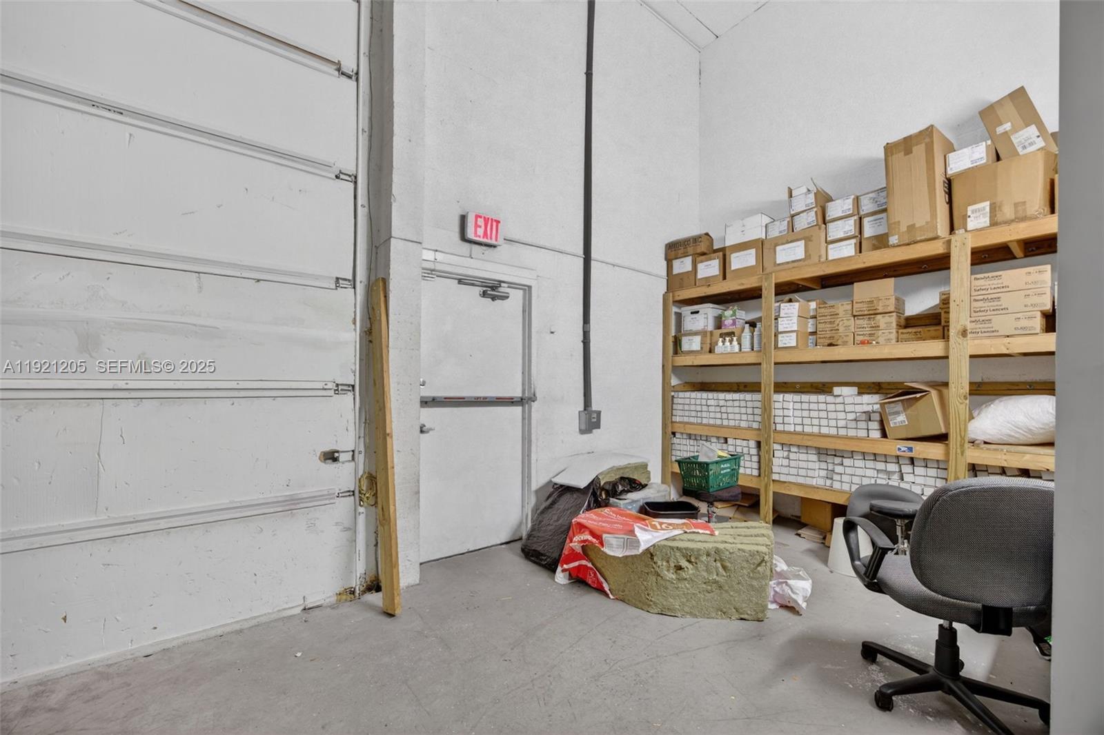 15  /   кв.футов $ 2025-11-25 0 Фото