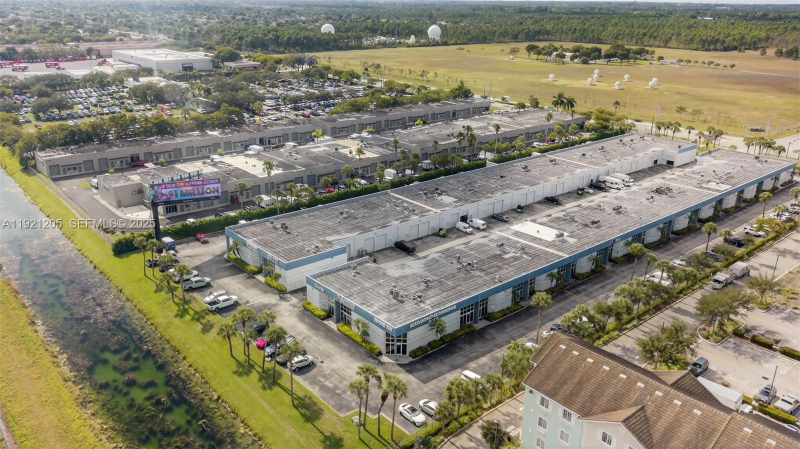 15  /   кв.футов $ 2025-11-25 0 Фото