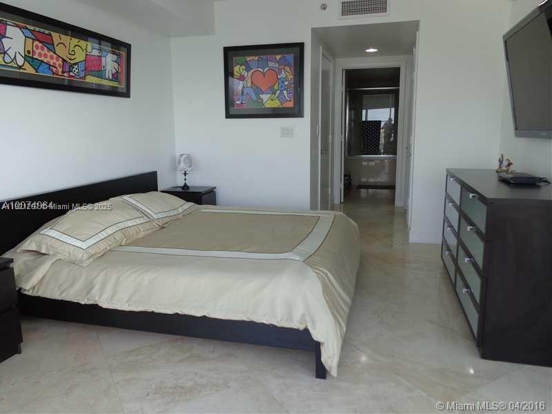 3107 3 / 3 1571 sq. ft. $ 2025-11-25 0 foto