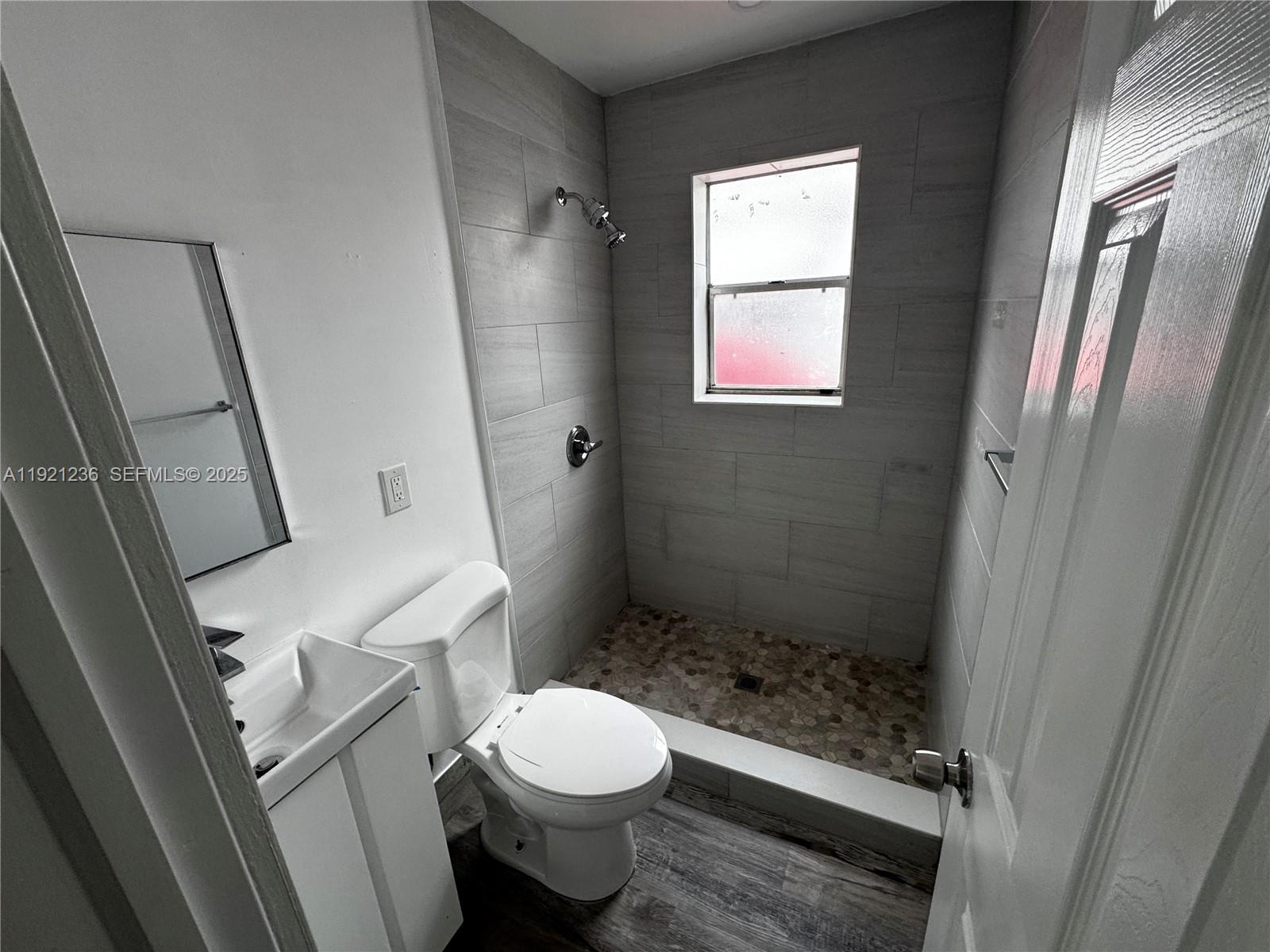   /  1370 sq. ft. $ 2025-12-03 0 Photo