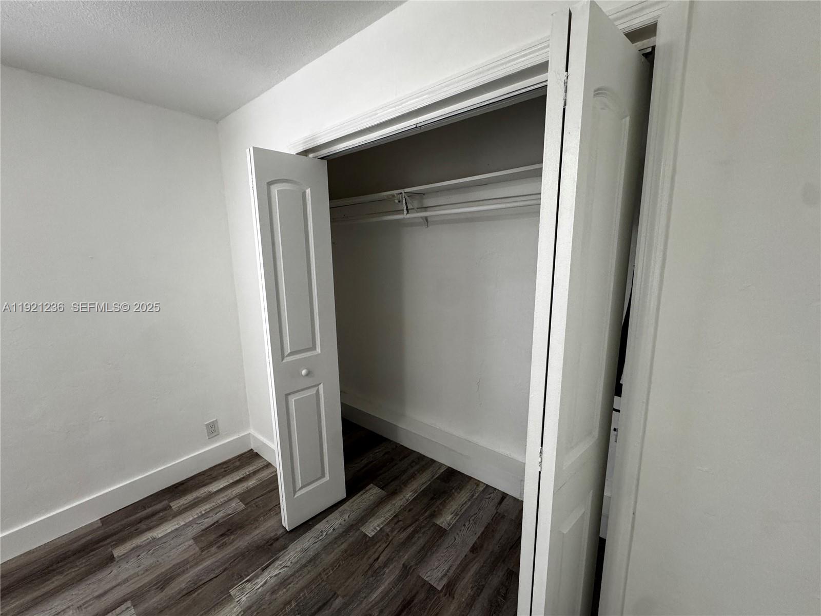   /  1370 sq. ft. $ 2025-12-03 0 Photo
