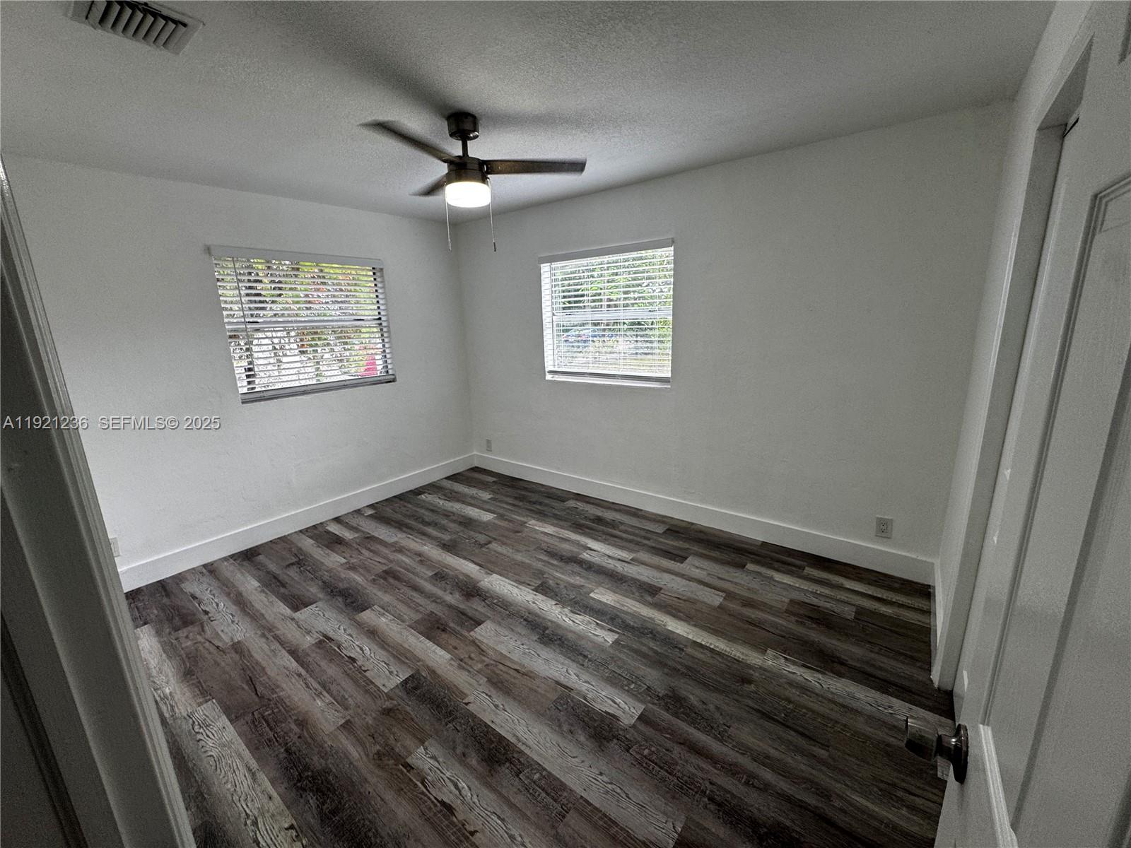   /  1370 sq. ft. $ 2025-12-03 0 Photo