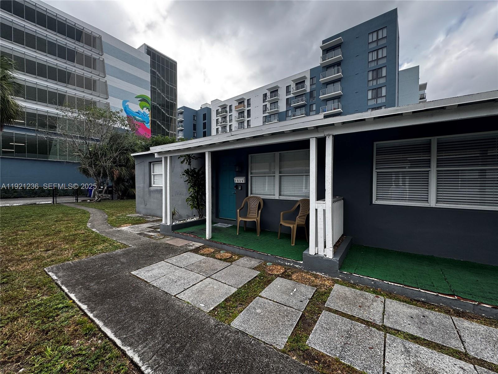   /  1370 sq. ft. $ 2025-12-03 0 Photo