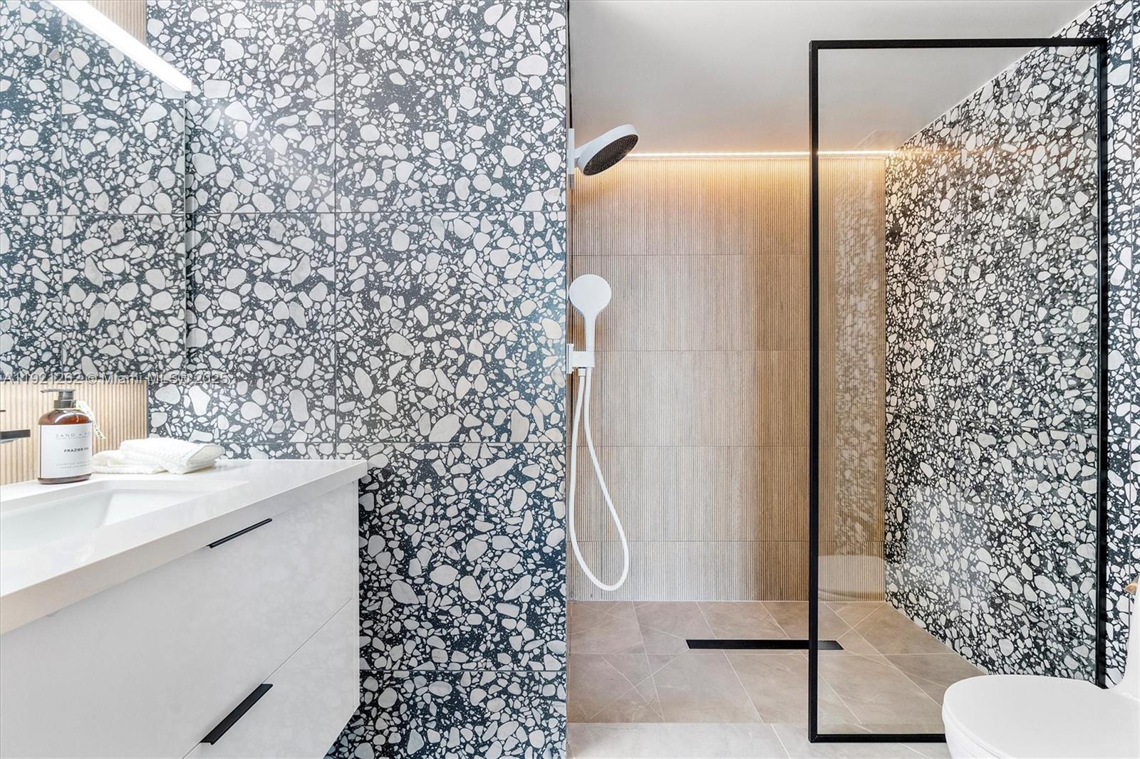 Photo of 2080 Ocean Dr #809, Hallandale Beach, Florida, 33009 -