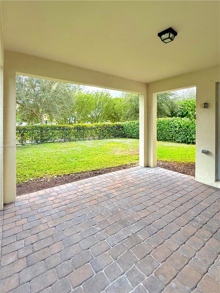 4352 5 / 4 2501 sq. ft. $ 2025-11-25 0 Photo