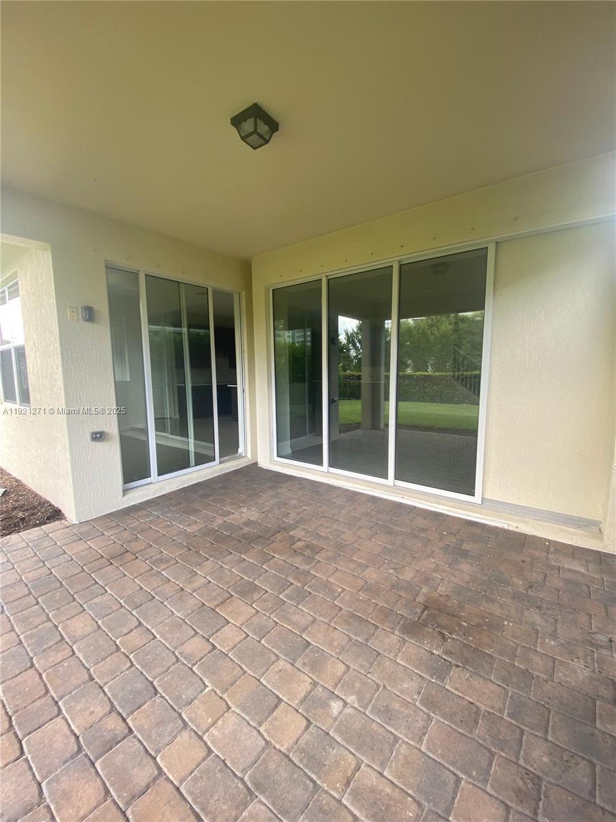 4352 5 / 4 2501 sq. ft. $ 2025-11-25 0 Photo