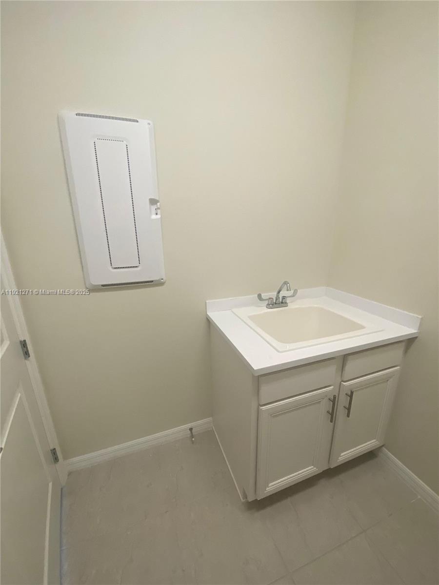 4352 5 / 4 2501 sq. ft. $ 2025-11-25 0 Photo
