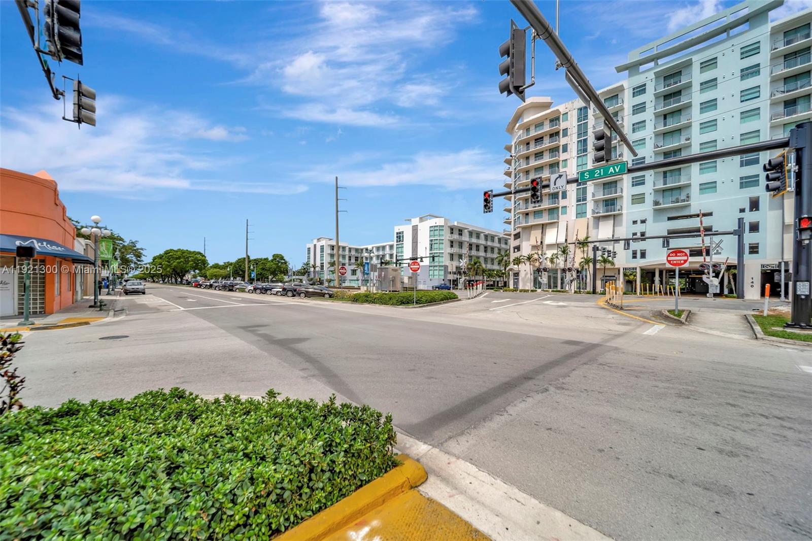 Photo of 140 Dixie Hwy  #1007, Hollywood, Florida, 33020 - 