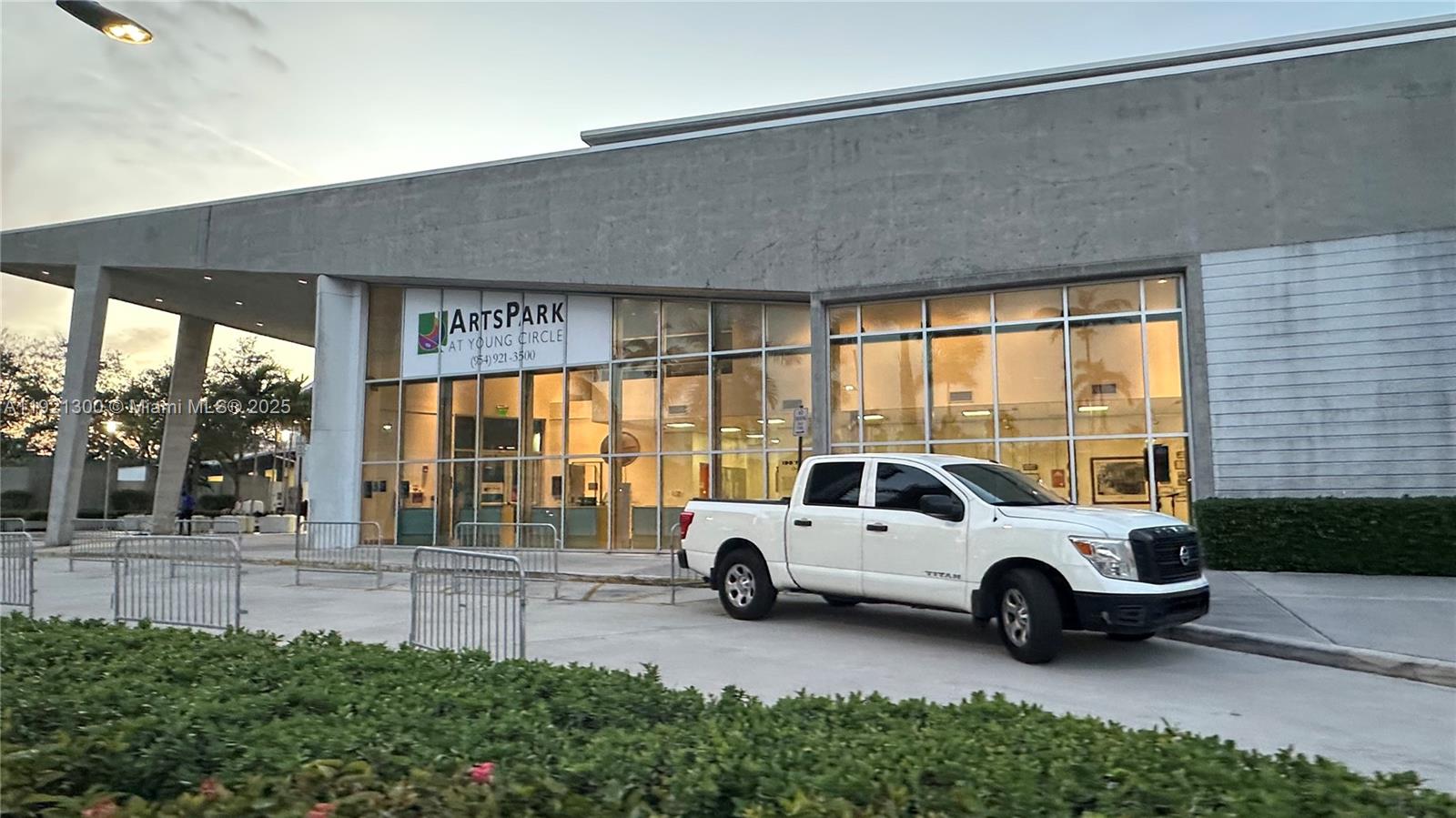 Photo of 140 Dixie Hwy  #1007, Hollywood, Florida, 33020 - 