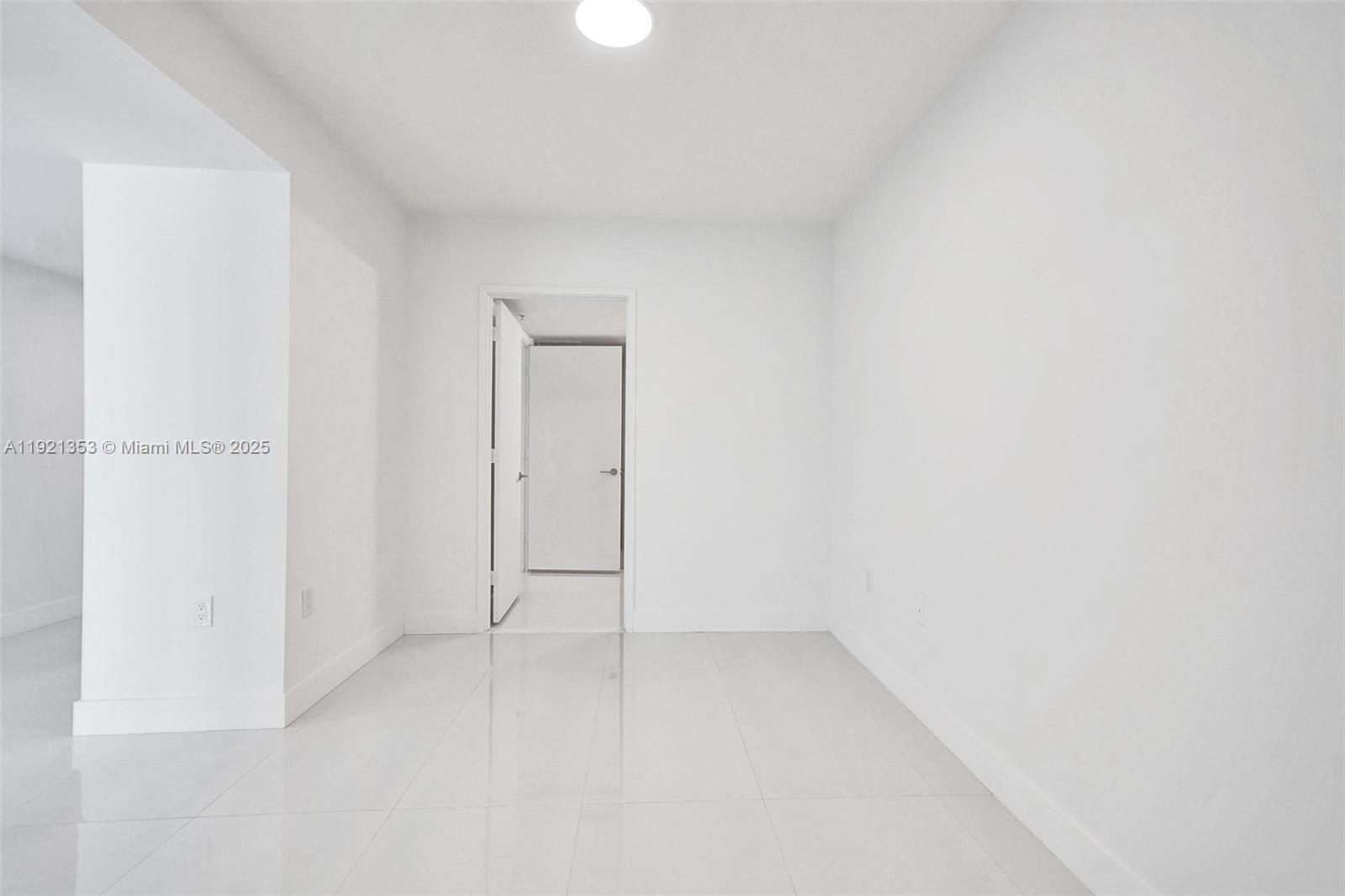 See details 5-805 2 / 3 1541 sq. ft. $ 2025-11-26 0 Photo