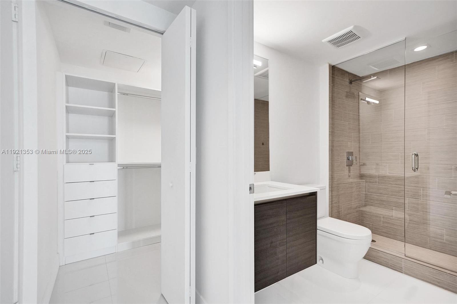 See details 5-805 2 / 3 1541 sq. ft. $ 2025-11-26 0 Photo