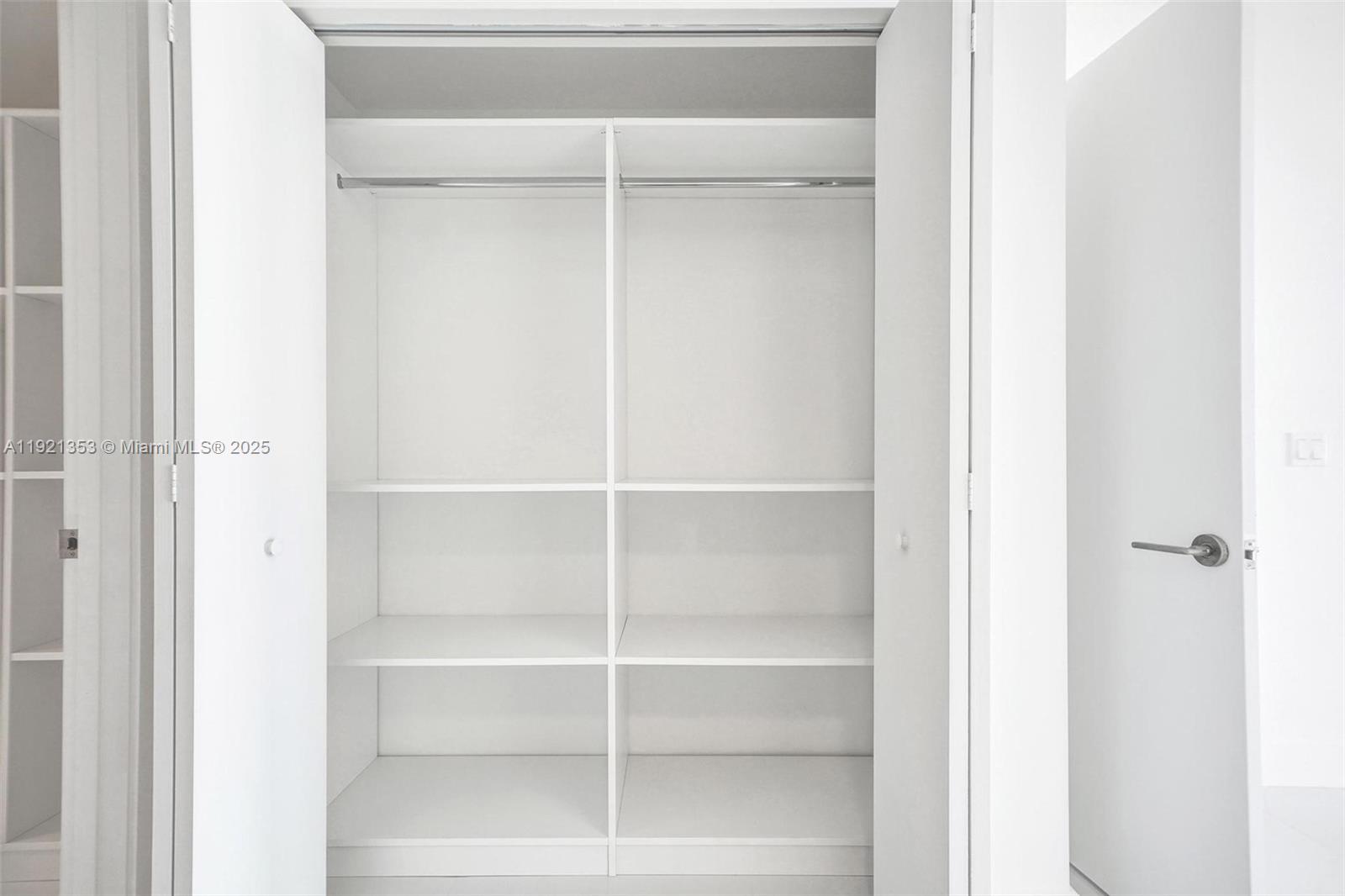 See details 5-805 2 / 3 1541 sq. ft. $ 2025-11-26 0 Photo