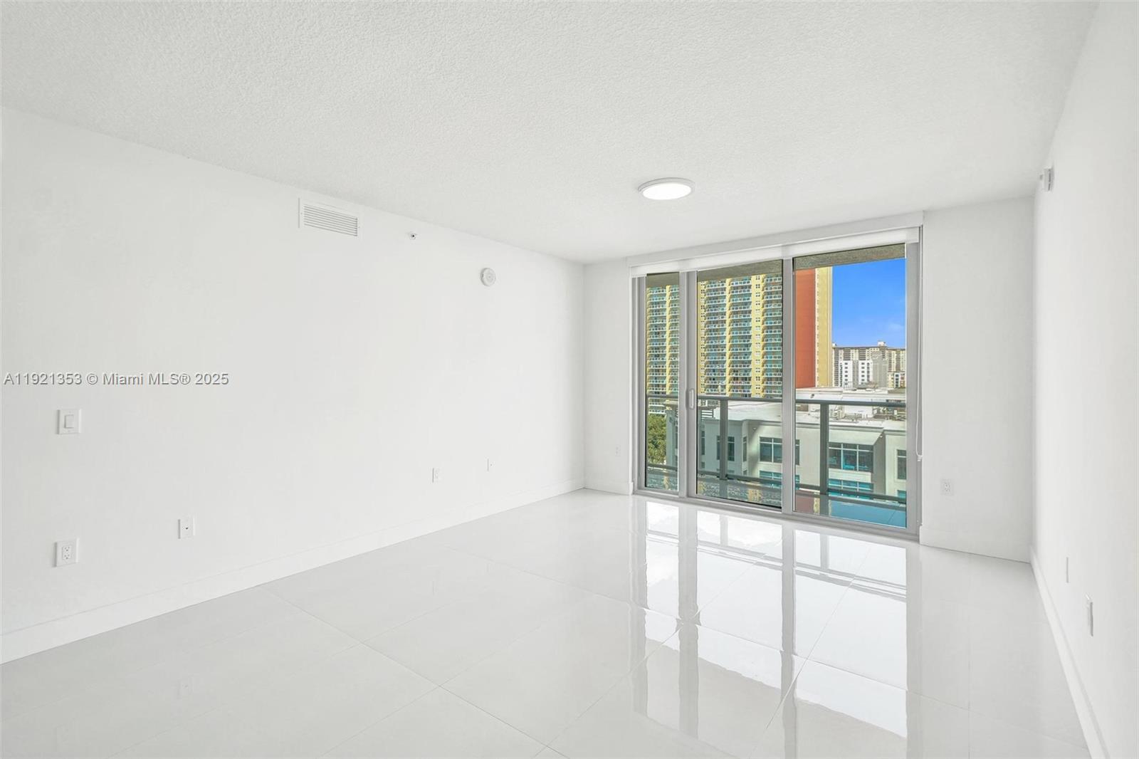 See details 5-805 2 / 3 1541 sq. ft. $ 2025-11-26 0 Photo