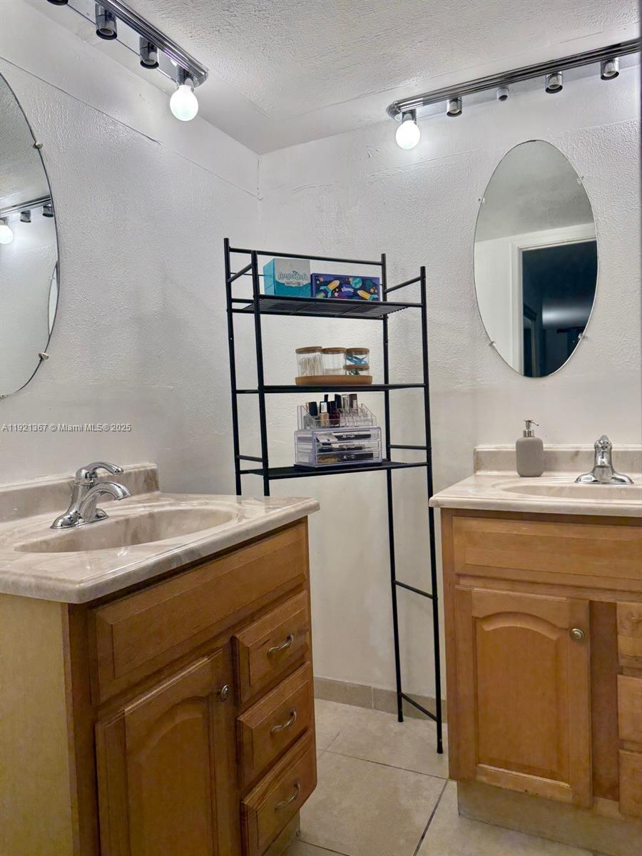 115-3 2 / 2 1674 sq. ft. $ 2025-11-26 0 foto