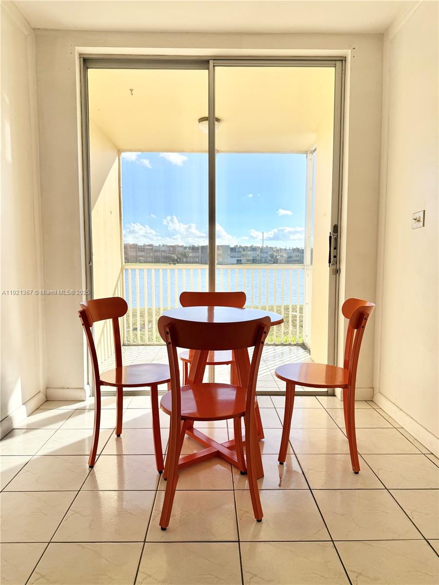 115-3 2 / 2 1674 sq. ft. $ 2025-11-26 0 foto