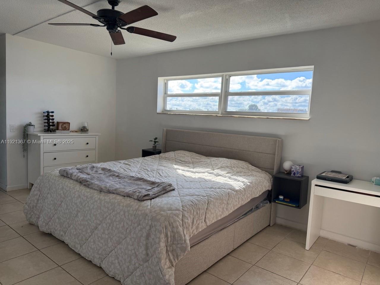 115-3 2 / 2 1674 sq. ft. $ 2025-11-26 0 foto