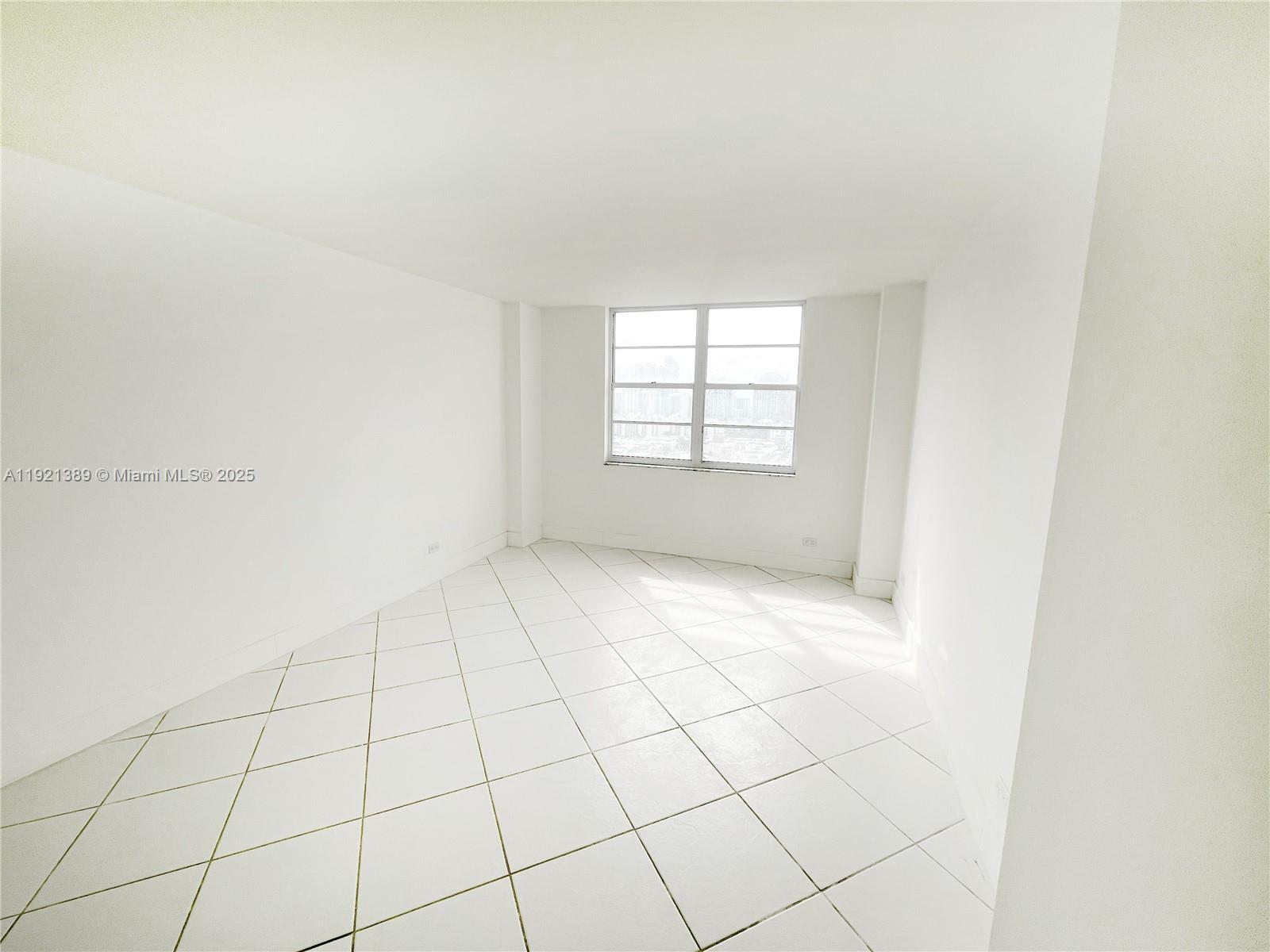 2012 2 / 2 1087 sq. ft. $ 2025-11-26 0 Photo