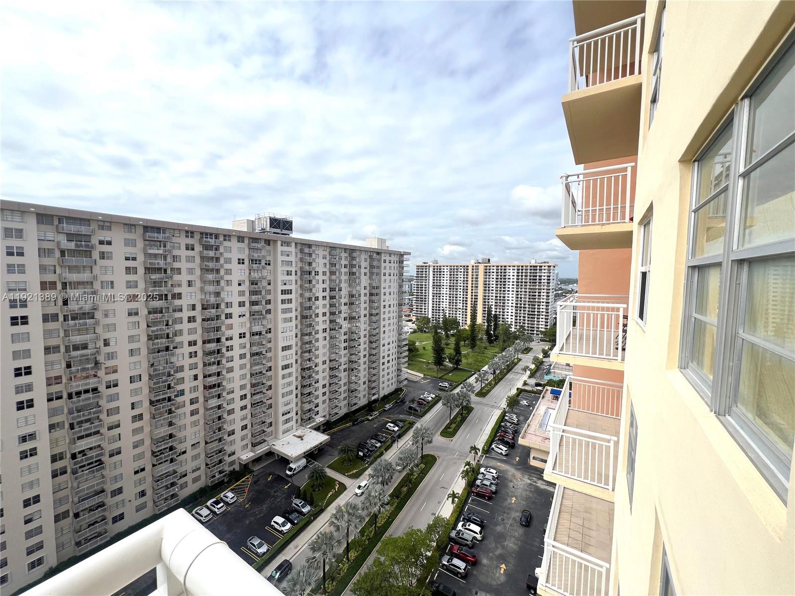 2012 2 / 2 1087 sq. ft. $ 2025-11-26 0 Photo