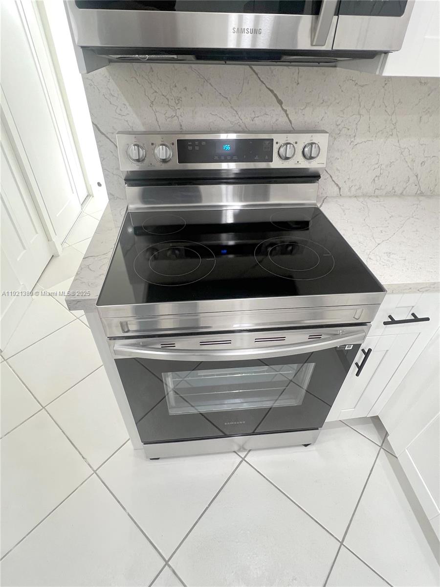 2012 2 / 2 1087 sq. ft. $ 2025-11-26 0 Photo