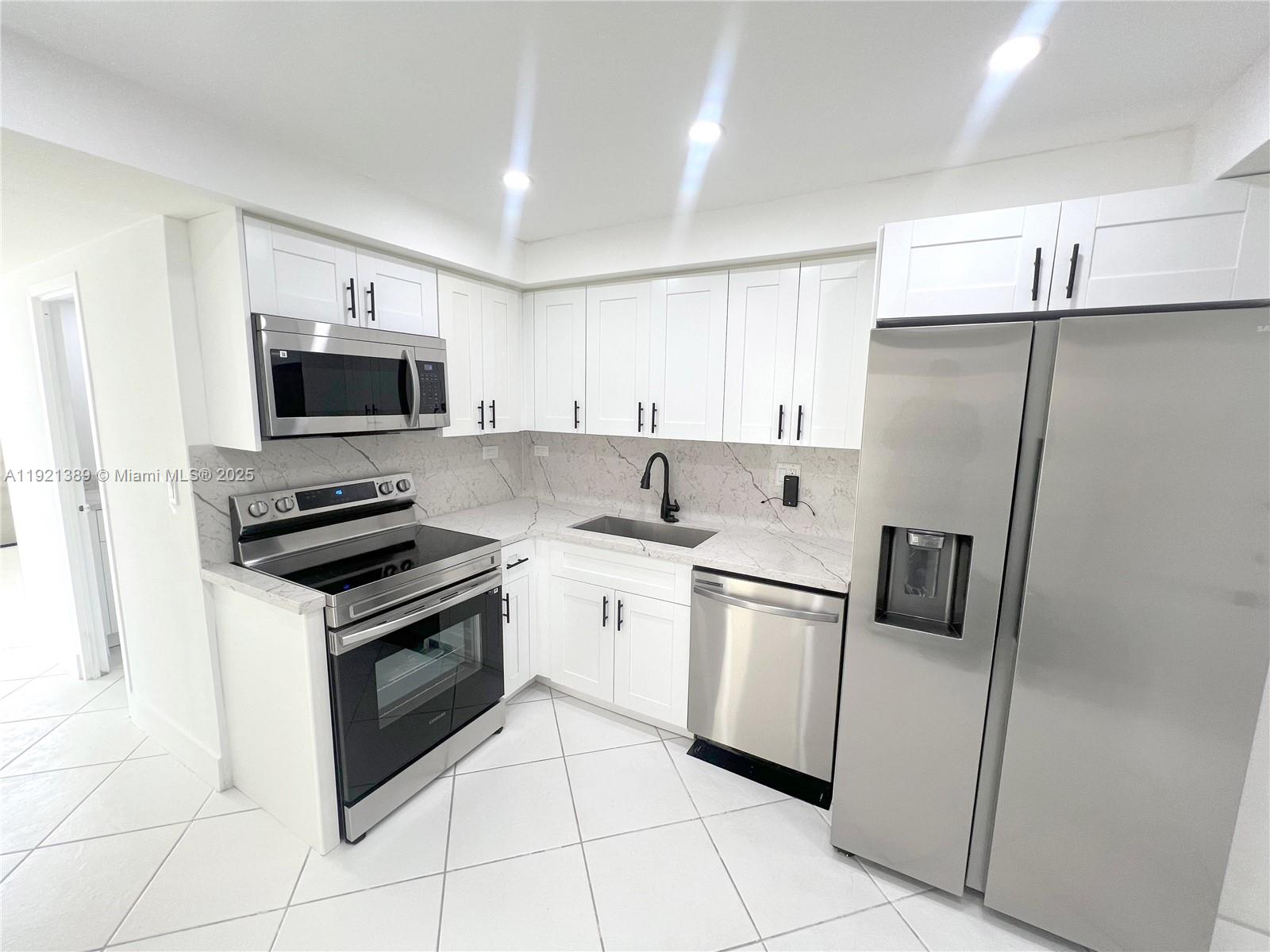 2012 2 / 2 1087 sq. ft. $ 2025-11-26 0 Photo