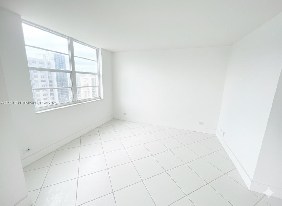 2012 2 / 2 1087 sq. ft. $ 2025-11-26 0 Photo