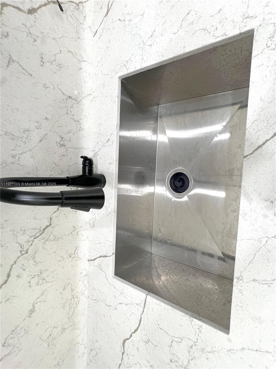 2012 2 / 2 1087 sq. ft. $ 2025-11-26 0 Photo