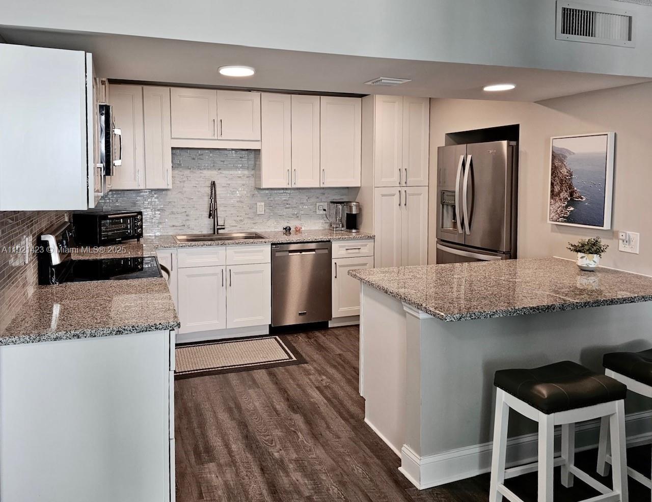 Photo of 1410 Ocean Dr  #308, Hollywood, Florida, 33019 - 