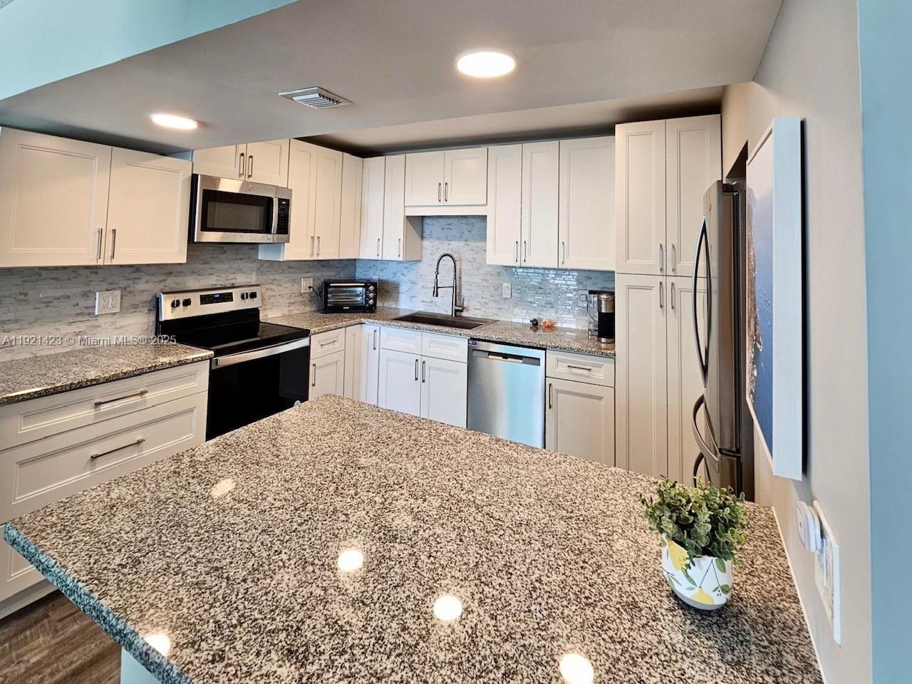 Photo of 1410 Ocean Dr  #308, Hollywood, Florida, 33019 - 