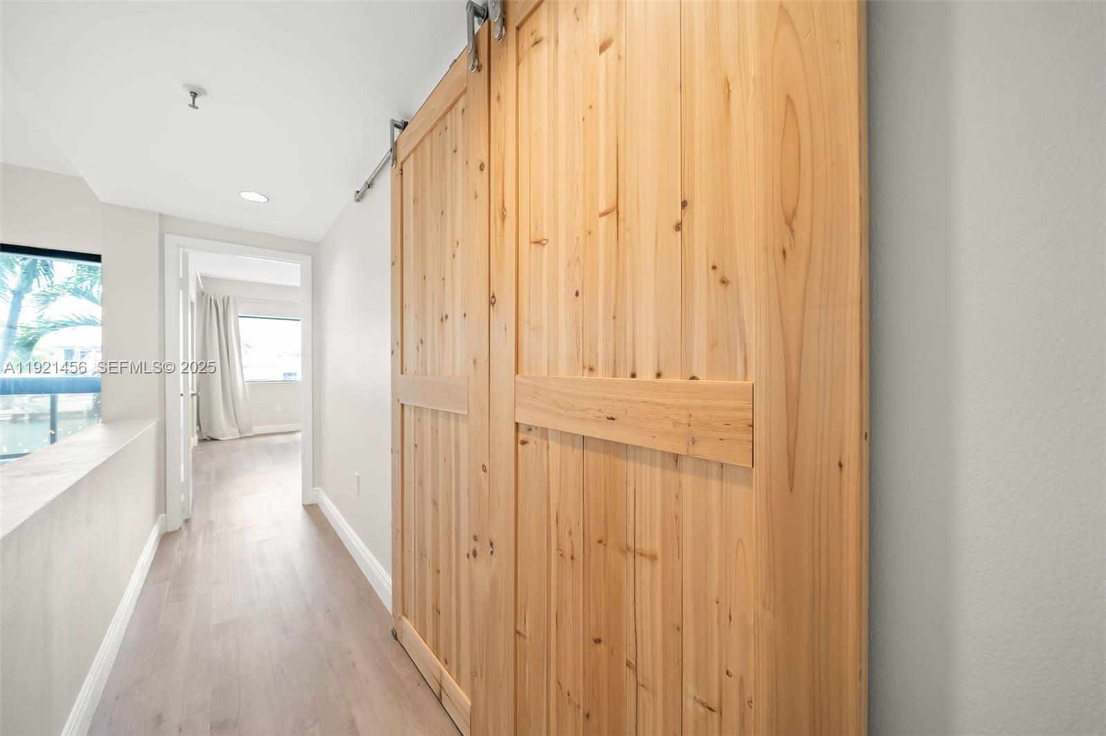 Photo of 429 Poinciana Dr #1415, Sunny Isles Beach, Florida, 33160 - Hallway