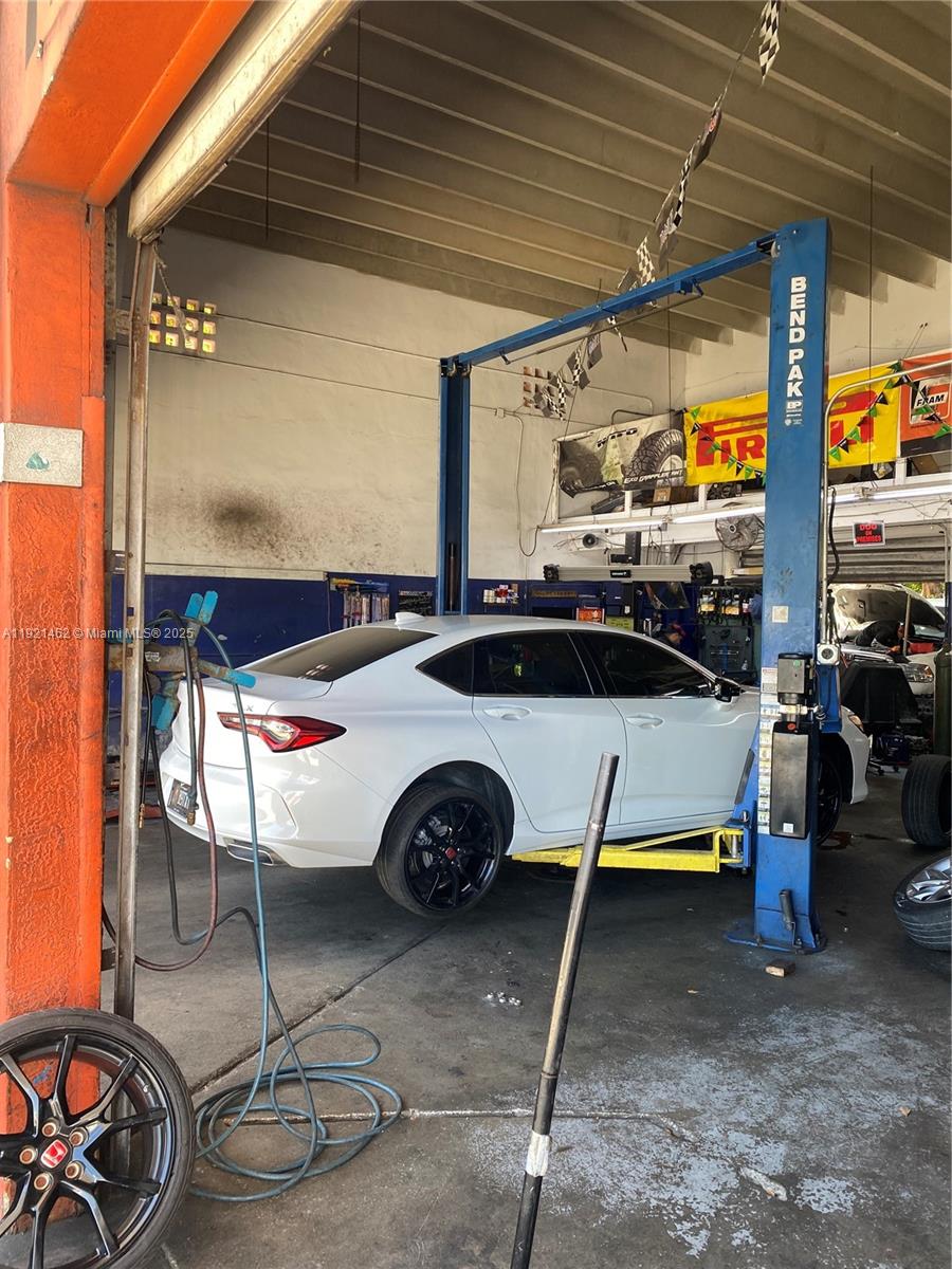 See details / sq. ft. $ 2025-11-26 0 Photo