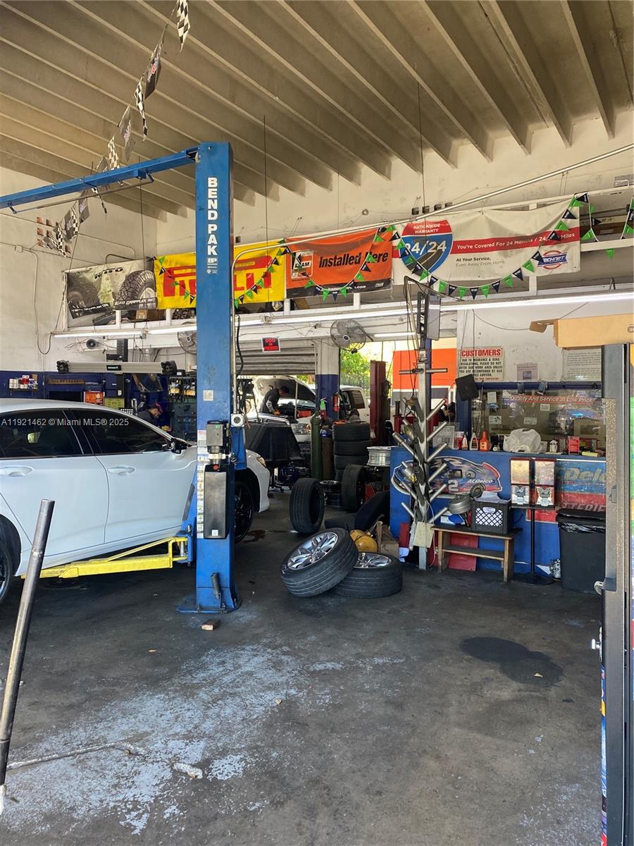 See details / sq. ft. $ 2025-11-26 0 Photo