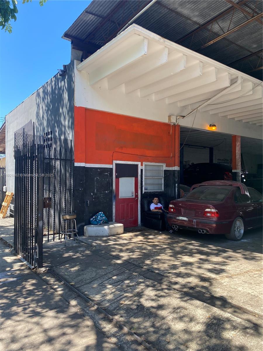 See details / sq. ft. $ 2025-11-26 0 Photo