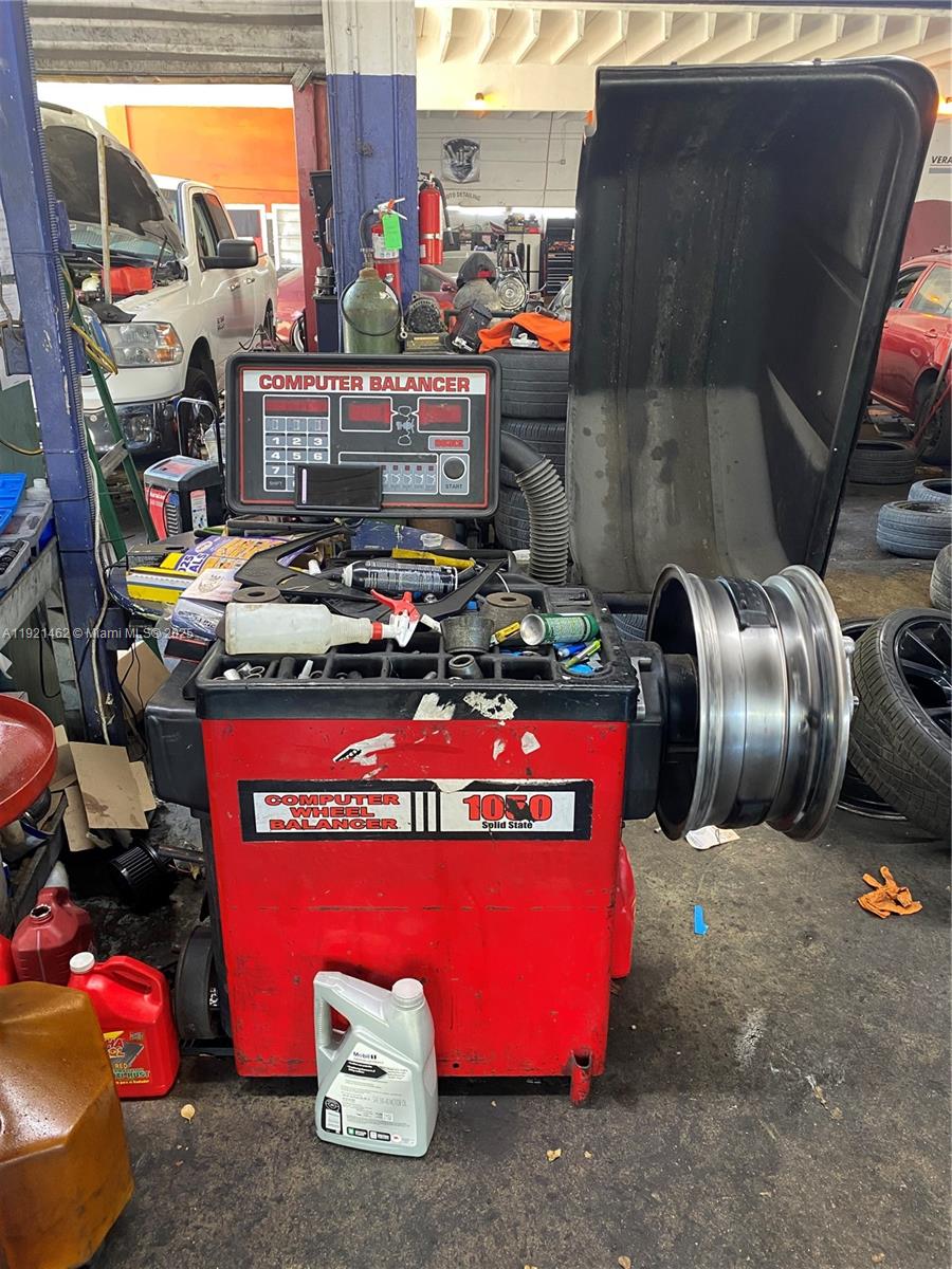 See details / sq. ft. $ 2025-11-26 0 Photo