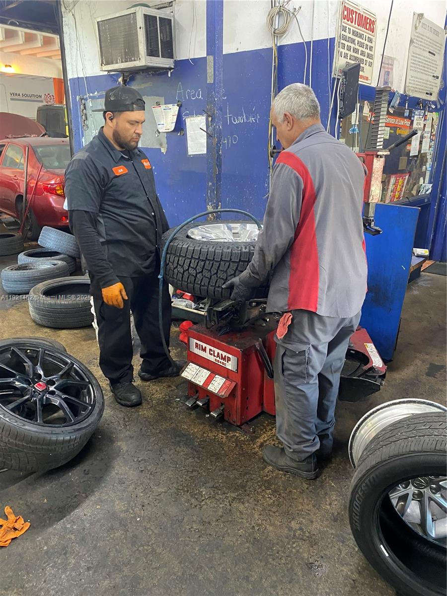 See details / sq. ft. $ 2025-11-26 0 Photo