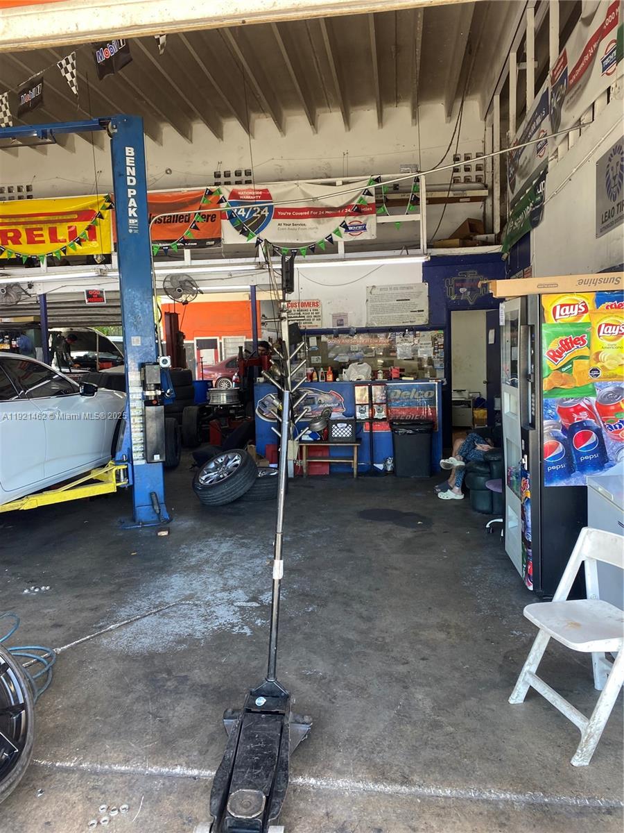 See details / sq. ft. $ 2025-11-26 0 Photo