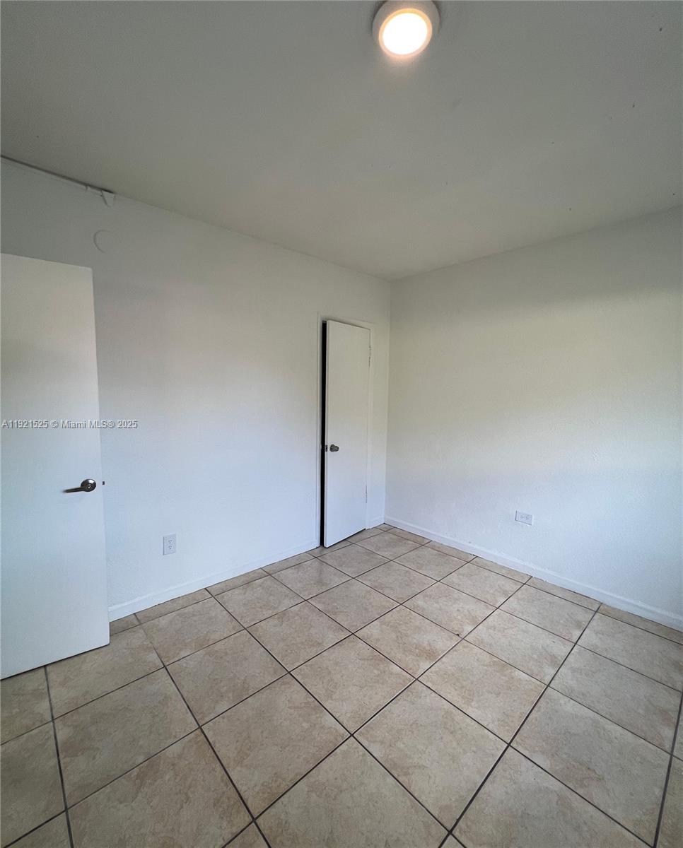 See details / 3596 sq. ft. $ 2025-11-26 0 Photo