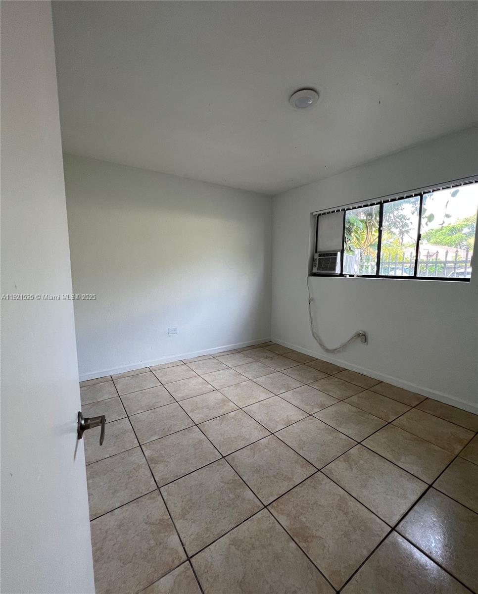 See details / 3596 sq. ft. $ 2025-11-26 0 Photo