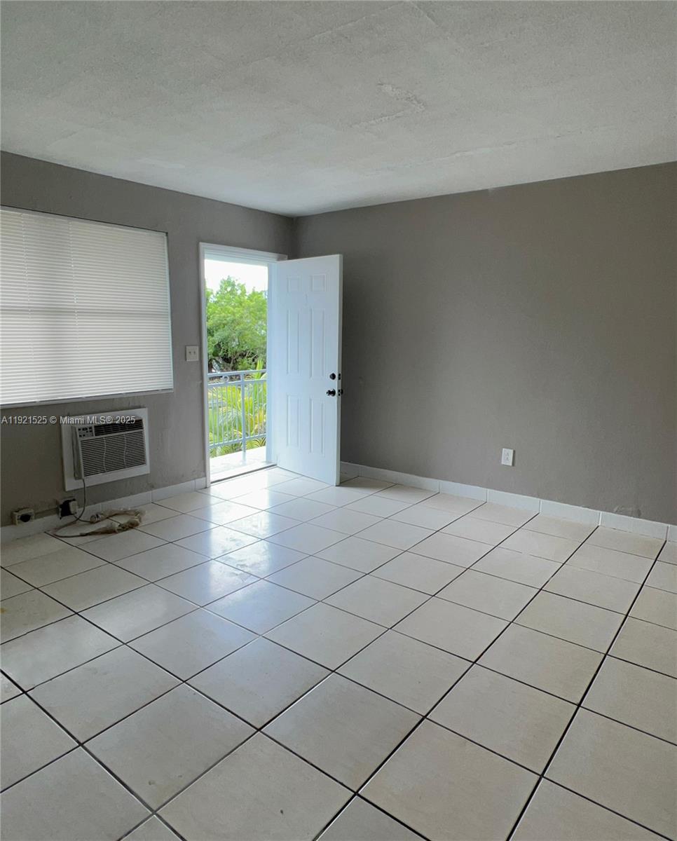 See details / 3596 sq. ft. $ 2025-11-26 0 Photo