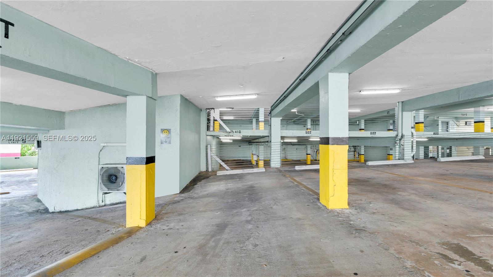 410  /   sq. ft. $ 2026-01-15 0 foto