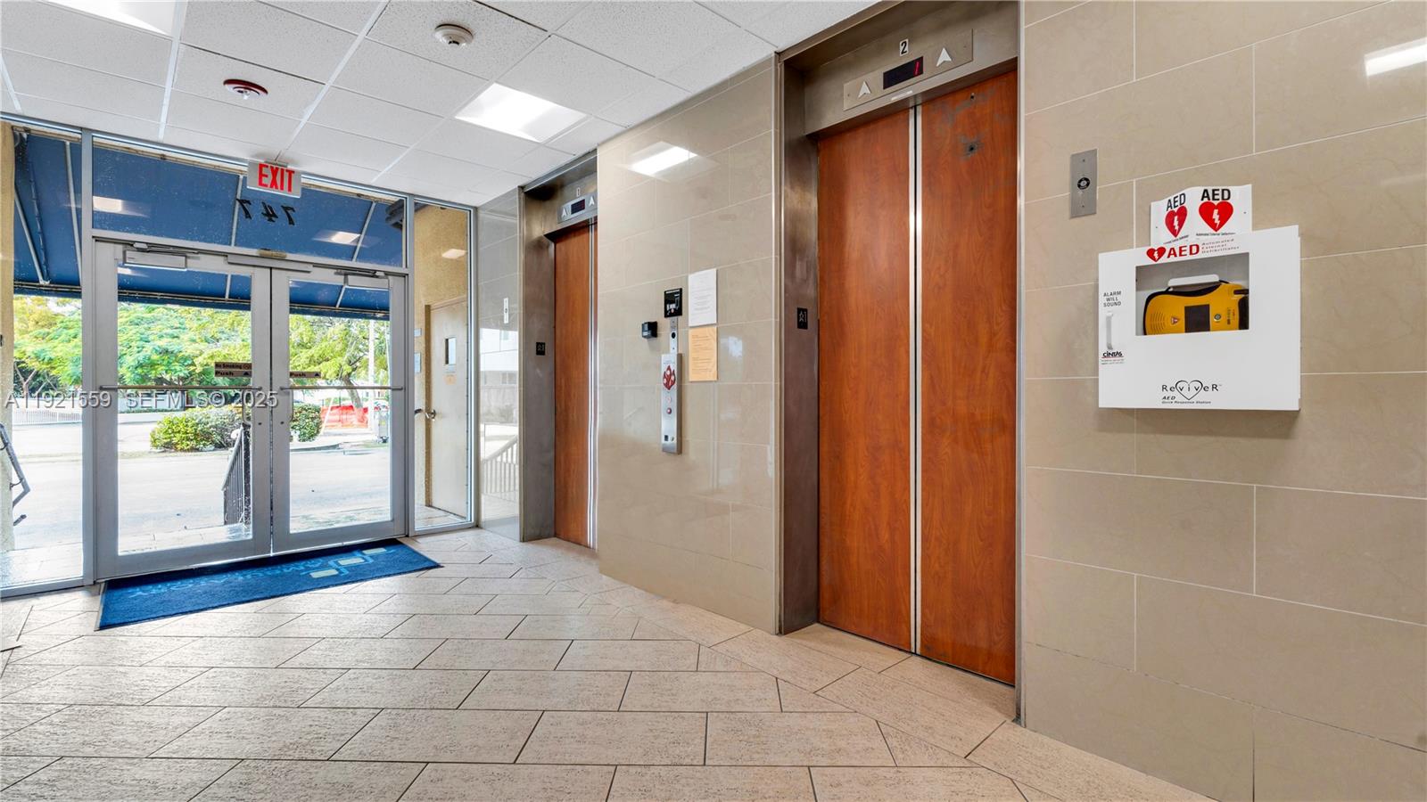 410  /   sq. ft. $ 2026-01-15 0 foto