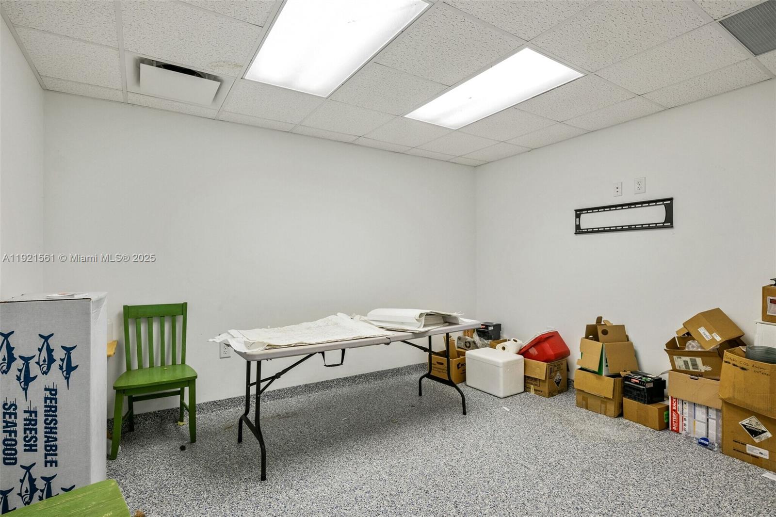   /   sq. ft. $ 2025-11-26 0 Photo