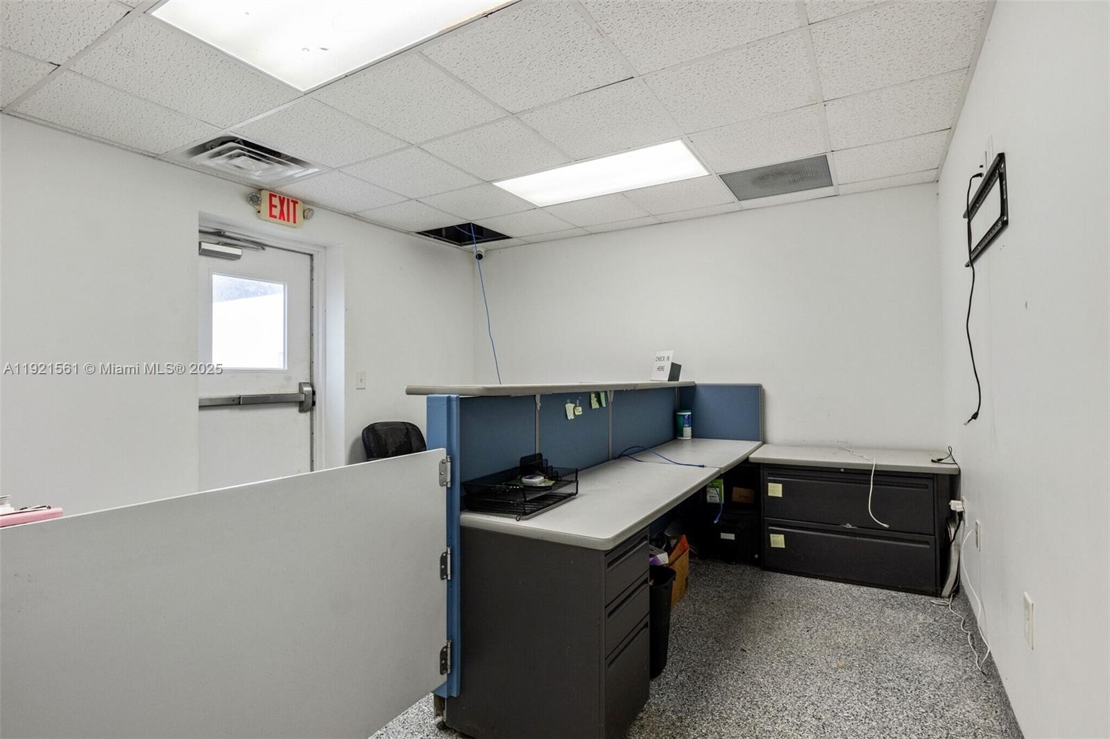   /   sq. ft. $ 2025-11-26 0 Photo