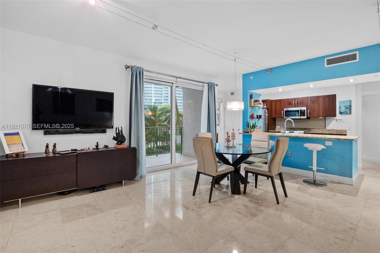 Photo of 19900 Country Club Dr #212, Aventura, Florida, 33180 -