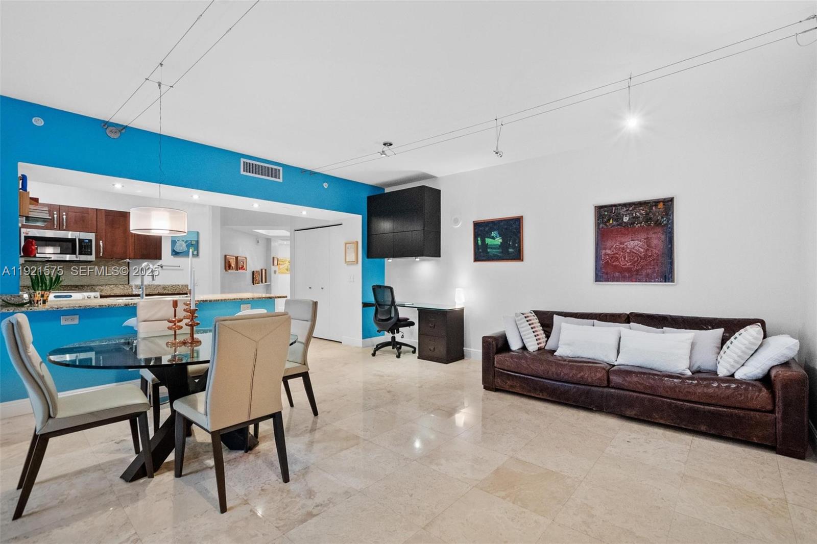 Photo of 19900 Country Club Dr #212, Aventura, Florida, 33180 -