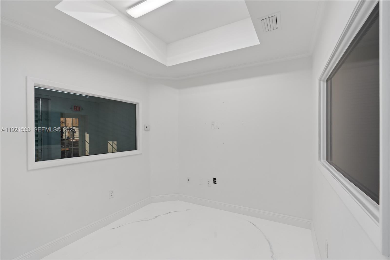 See details D106 / sq. ft. $ 2025-11-26 0 Photo