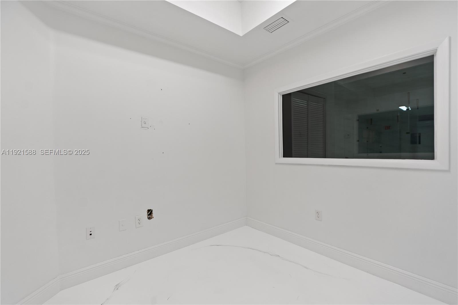 See details D106 / sq. ft. $ 2025-11-26 0 Photo