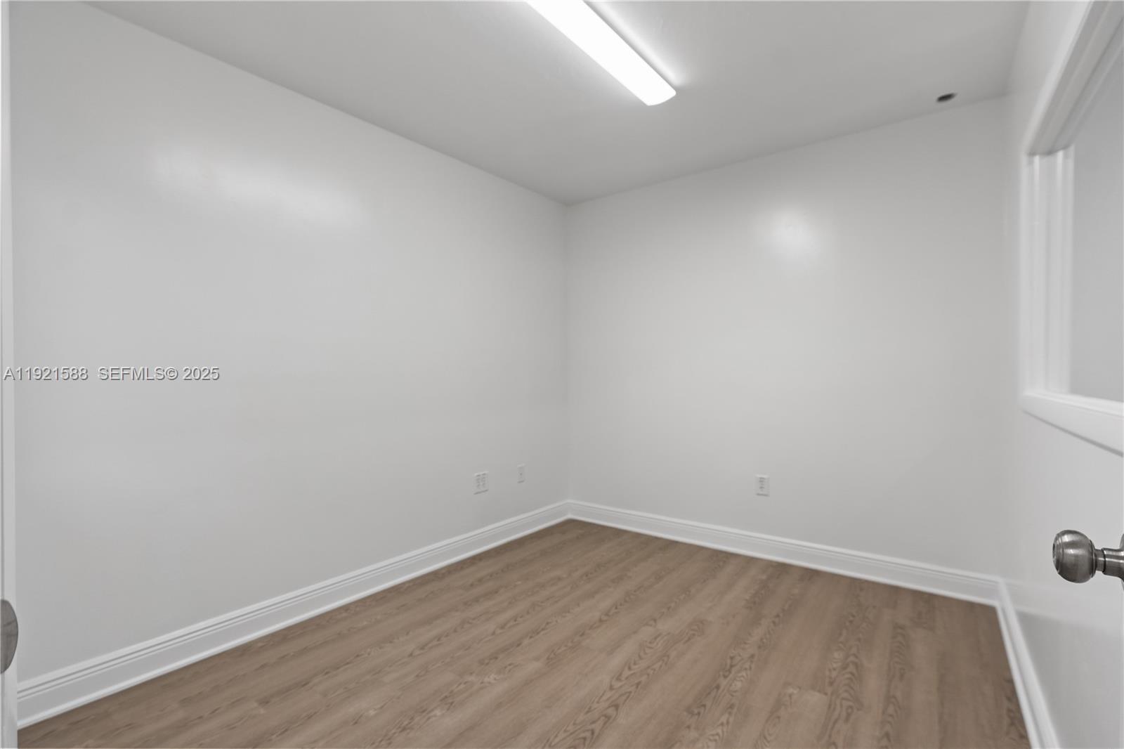 See details D106 / sq. ft. $ 2025-11-26 0 Photo